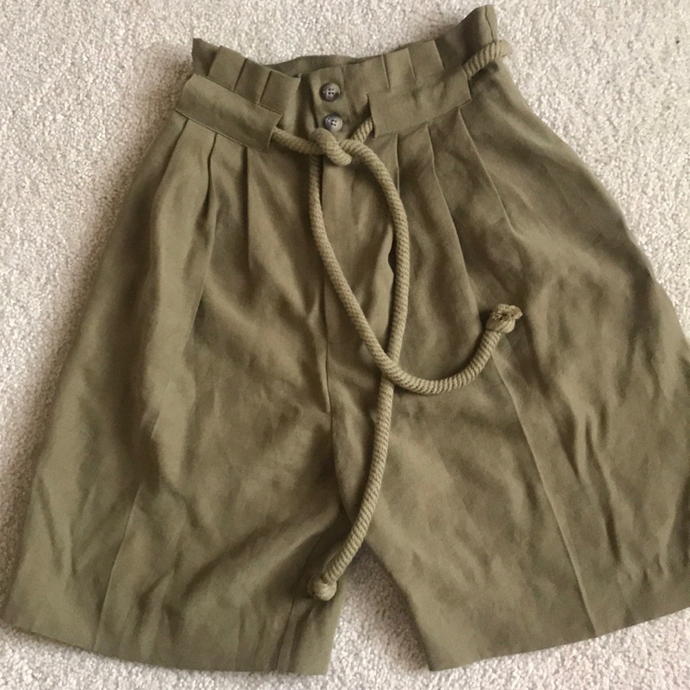 Cute high waisted shorts with removable rope